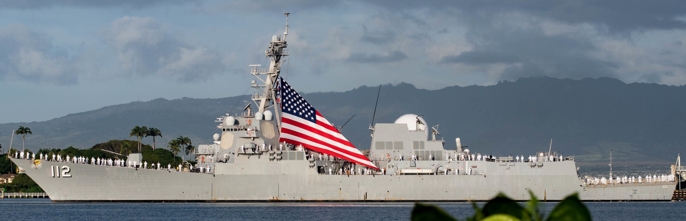 ddg-112 uss michael murphy arleigh burke class guided missile destroyer aegis us navy remembrance day pearl harbor hawaii 74