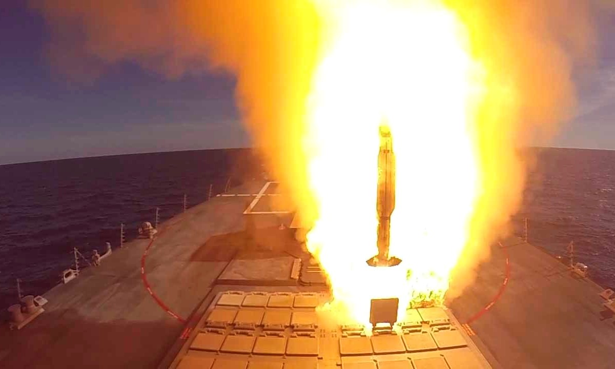 ddg-113 uss john finn arleigh burke class guided missile destroyer us navy aegis 10 standard sm-2mr rim-66l