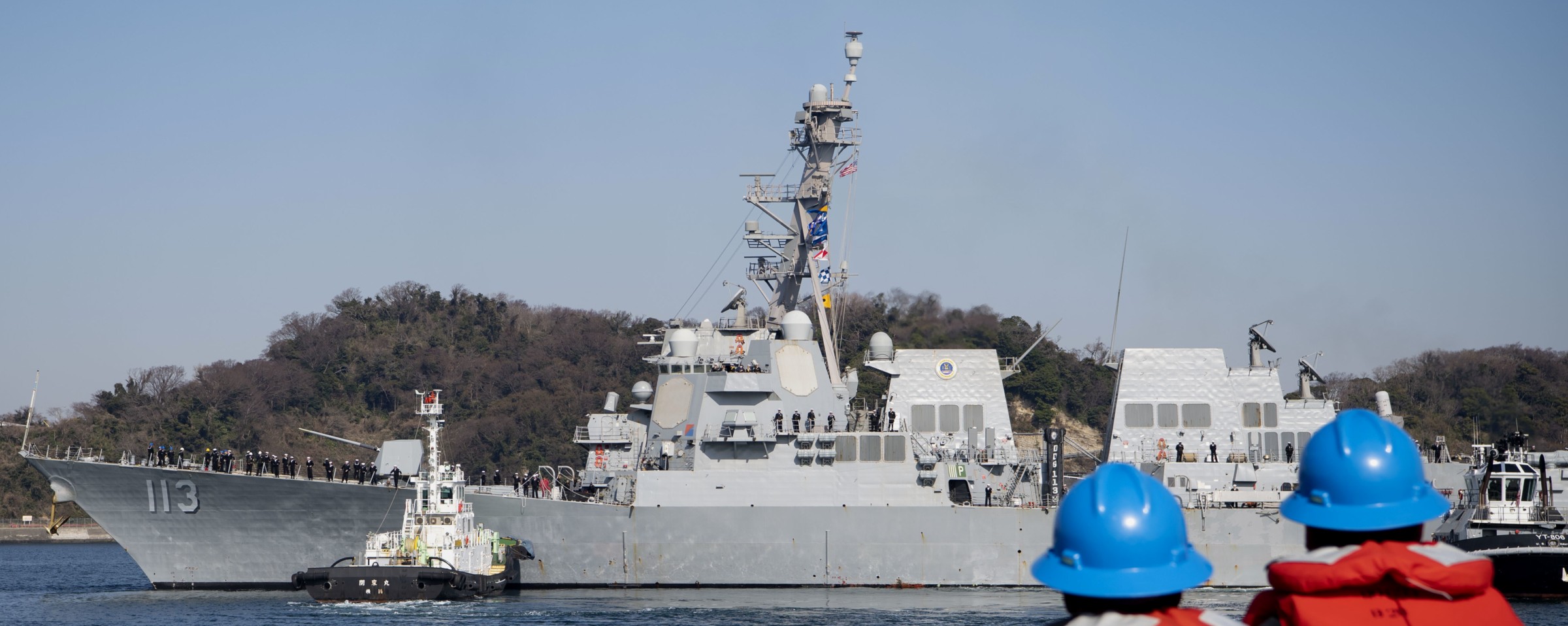 ddg-113 uss john finn arleigh burke class guided missile destroyer aegis us navy arriving yokosuka japan 61