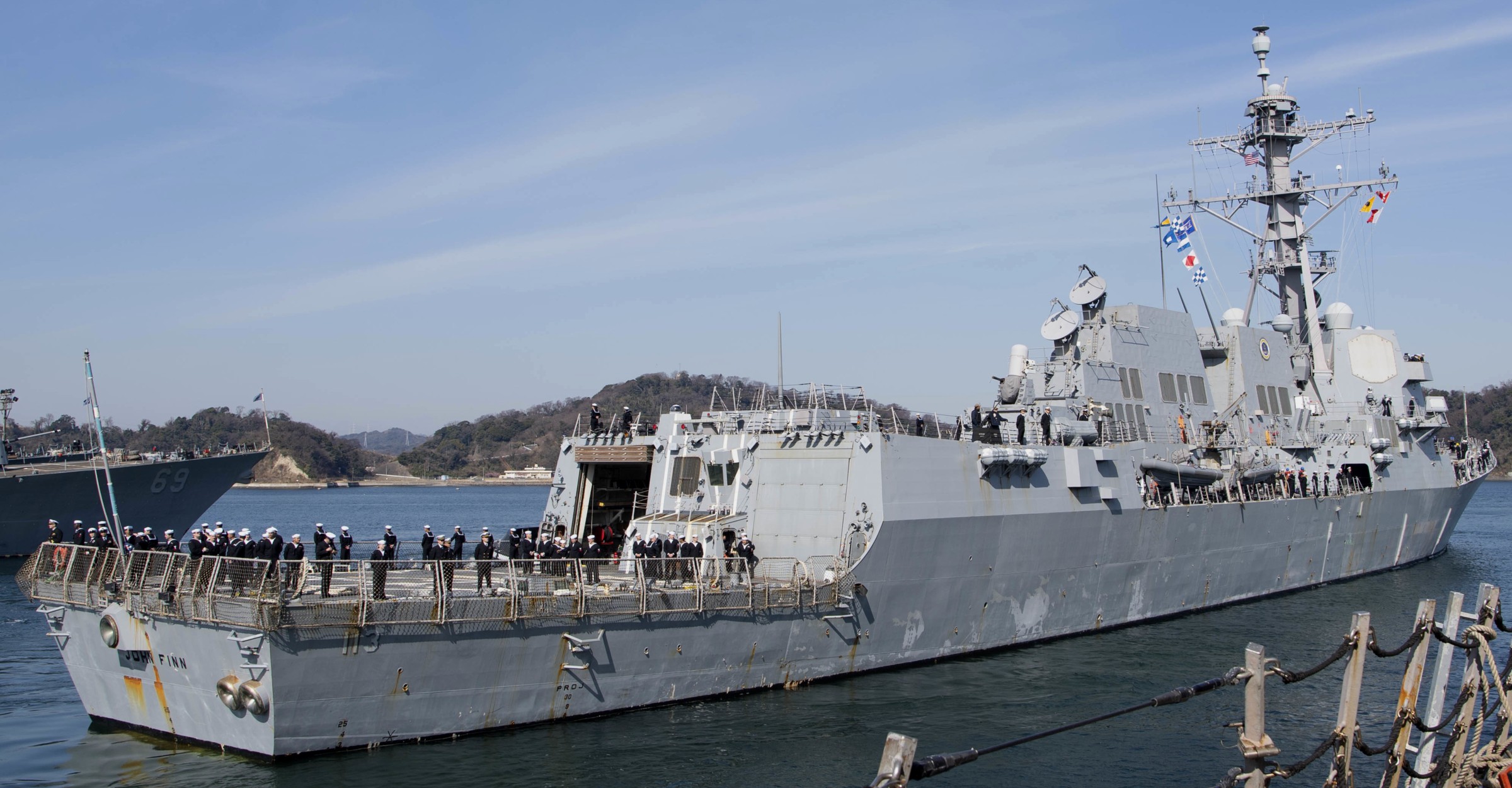 ddg-113 uss john finn arleigh burke class guided missile destroyer aegis us navy arriving yokosuka japan 62