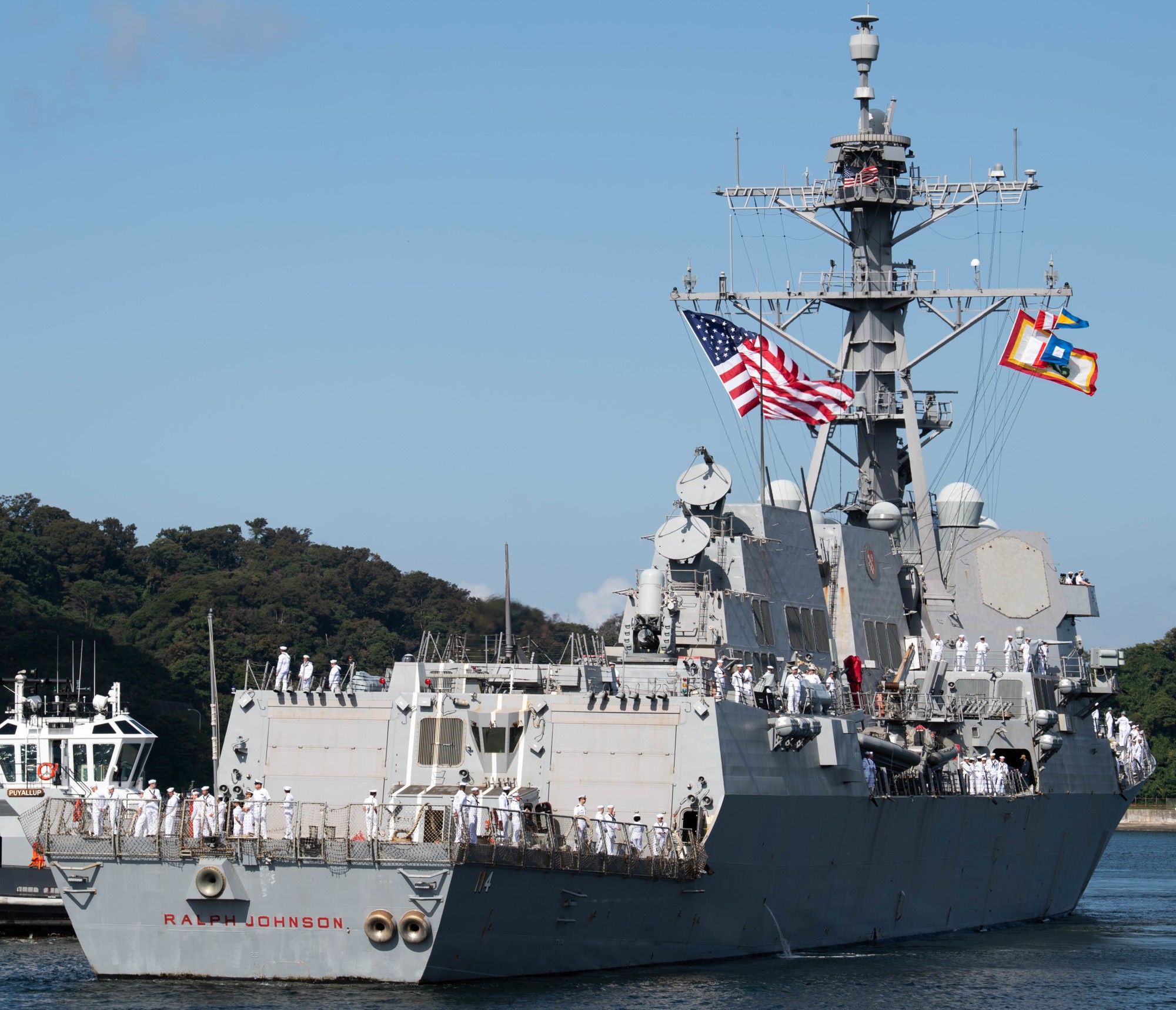 ddg-114 uss ralph johnson arleigh burke class guided missile destroyer aegis us navy fleet activities yokosuka japan 51