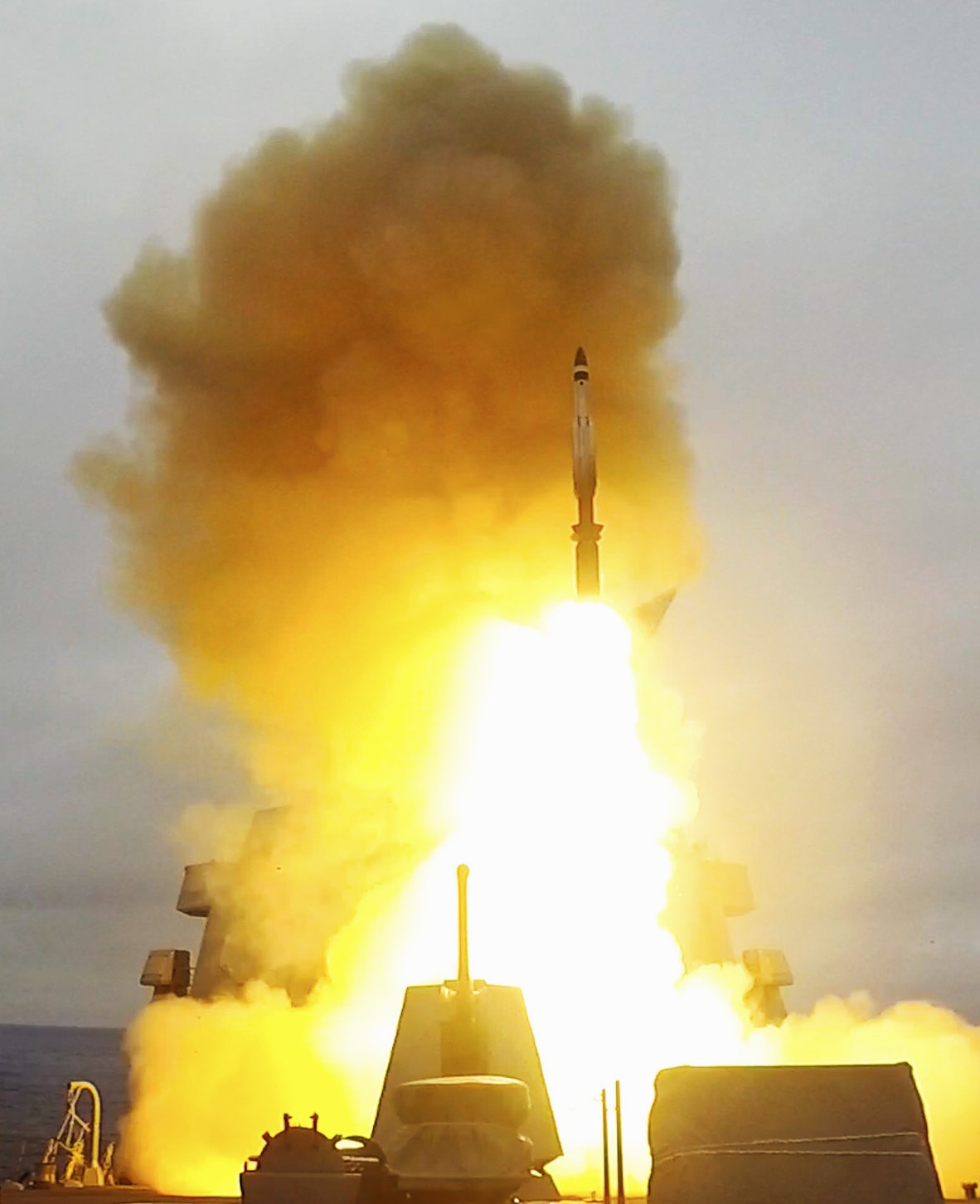 ddg-117 uss paul ignatius arleigh burke class guided missile destroyer us navy aegis rim-161 standard sm-3 25