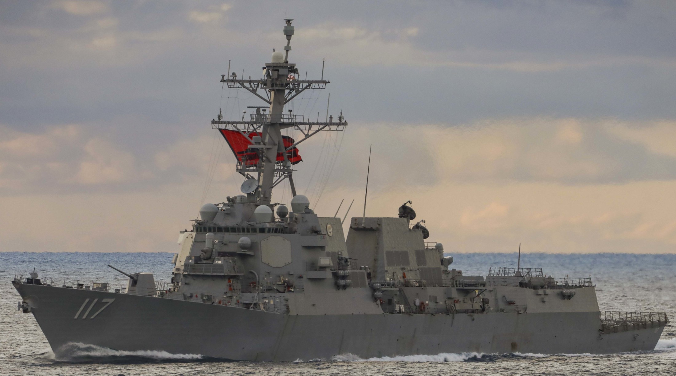 ddg-117 uss paul ignatius arleigh burke class guided missile destroyer us navy aegis 40