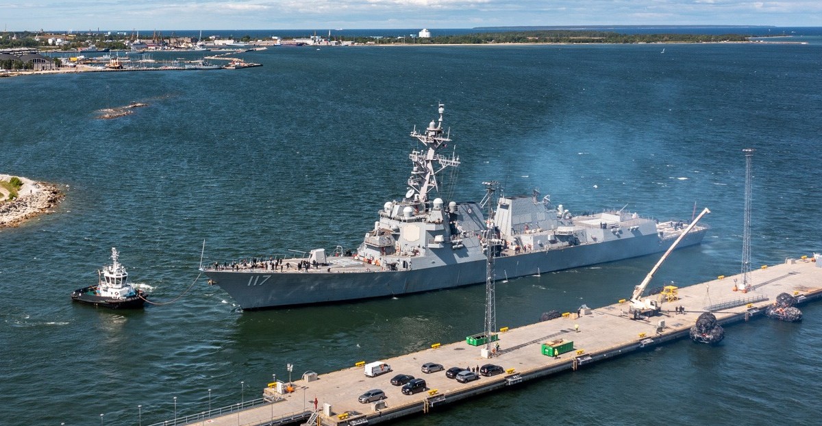 ddg-117 uss paul ignatius arleigh burke class guided missile destroyer aegis us navy tallinn estonia nato 61