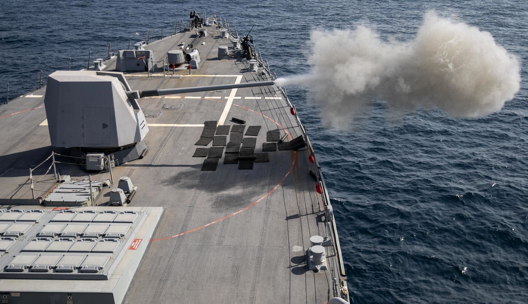 ddg-119 uss delbert d. black arleigh burke class guided missile destroyer aegis us navy mk.45 mod.4 gun fire 25