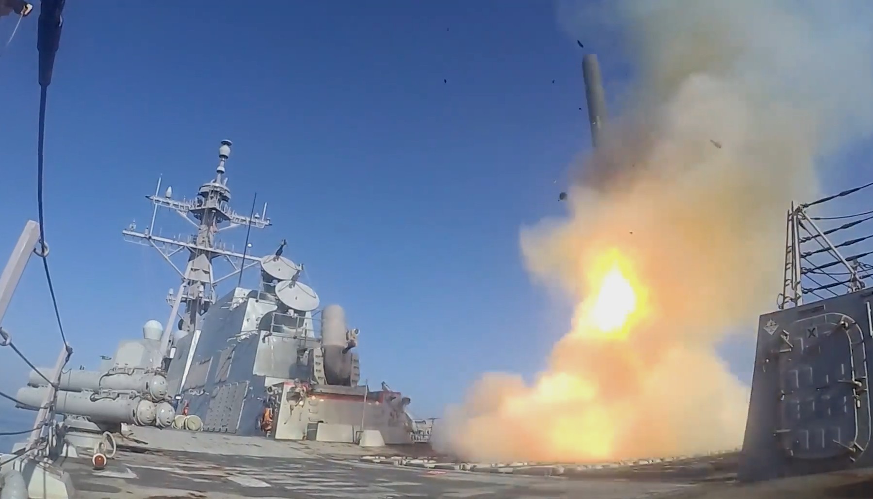 uss frank e. petersen jr. ddg-121 destroyer us navy tomahawk tlam missile launch epic fury iran 2026 39