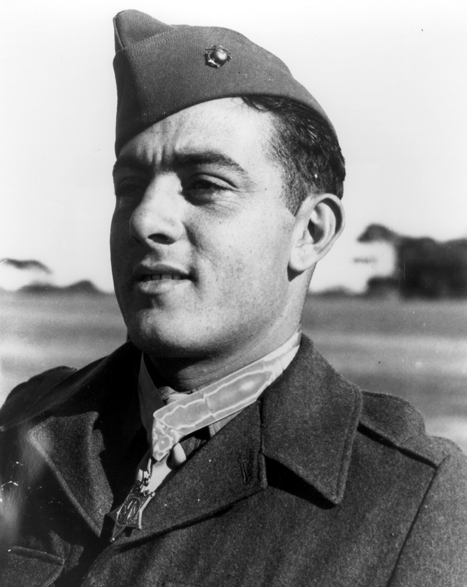 john basilone gunnery sergeant usmc marines uss ddg 03