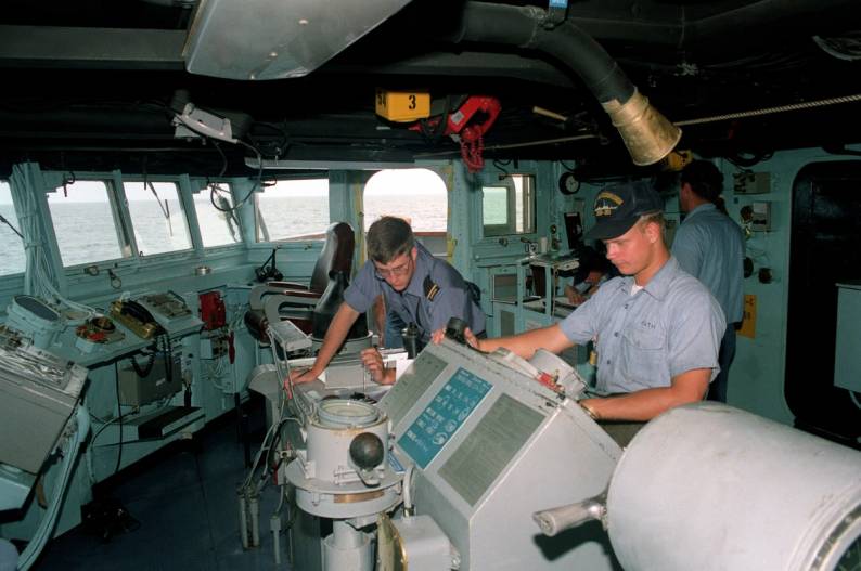 DDG-20 USS Goldsborough bridge