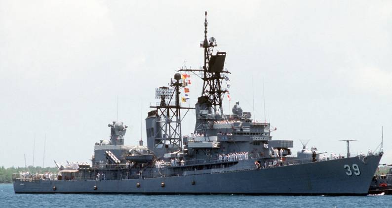 DDG-39 USS Macdonough