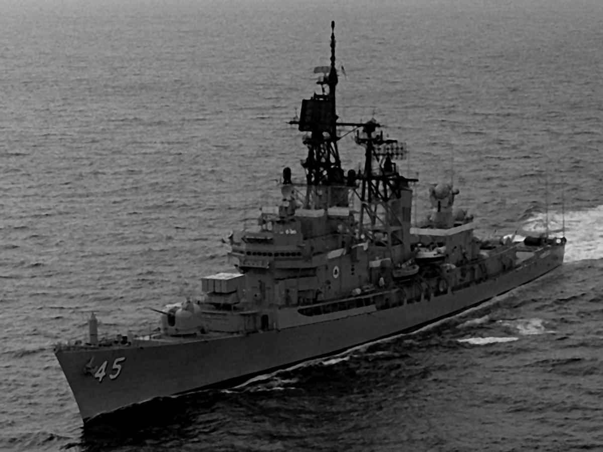 ddg-45 uss dewey farragut class destroyer us navy 1979 03