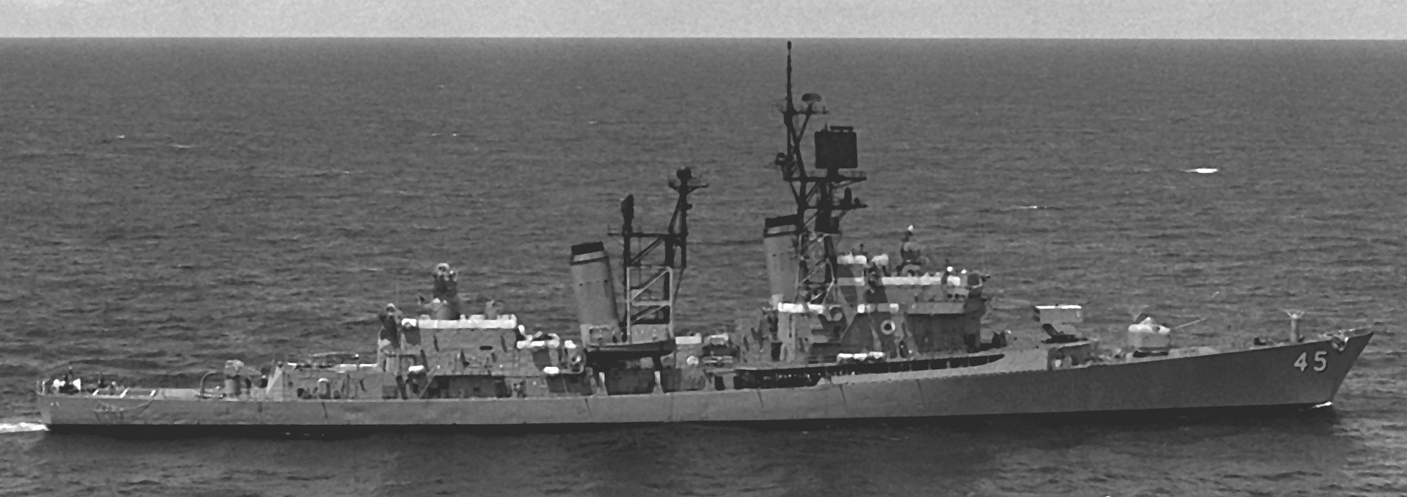 ddg-45 uss dewey farragut class destroyer us navy 1979 07