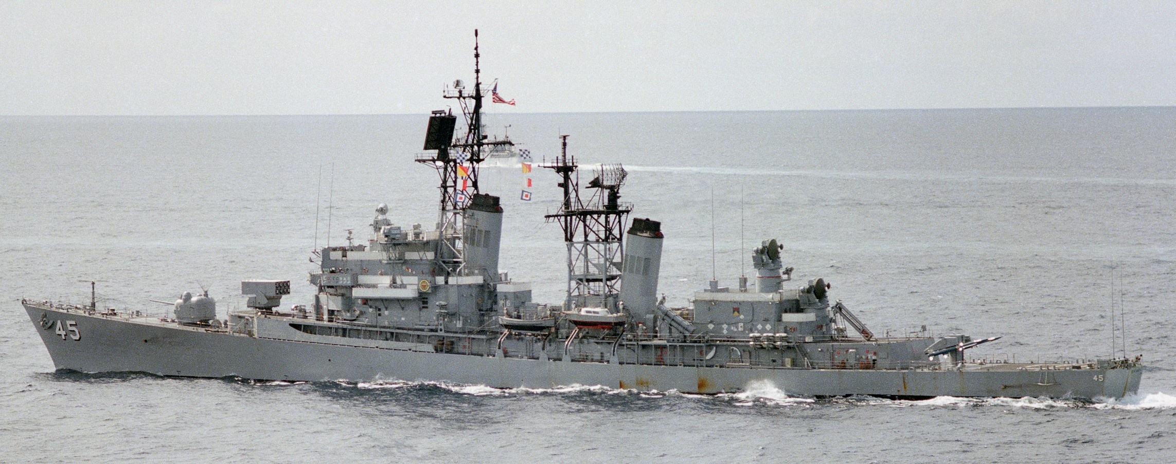 ddg-45 uss dewey farragut class destroyer us navy 1988 11