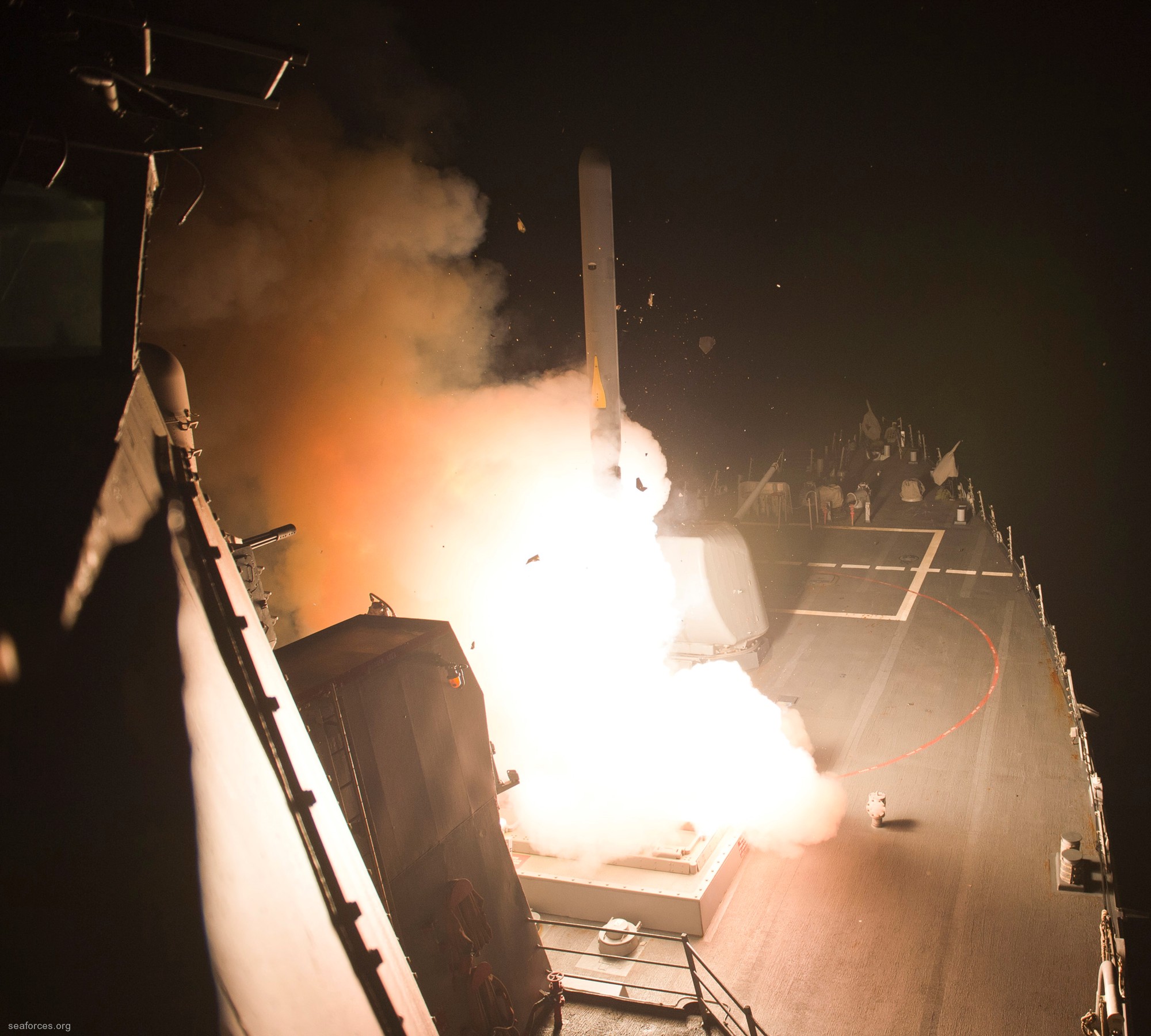 ddg-51 uss arleigh burke destroyer us navy 22 bgm-109 tomahawk land attack missile tlam