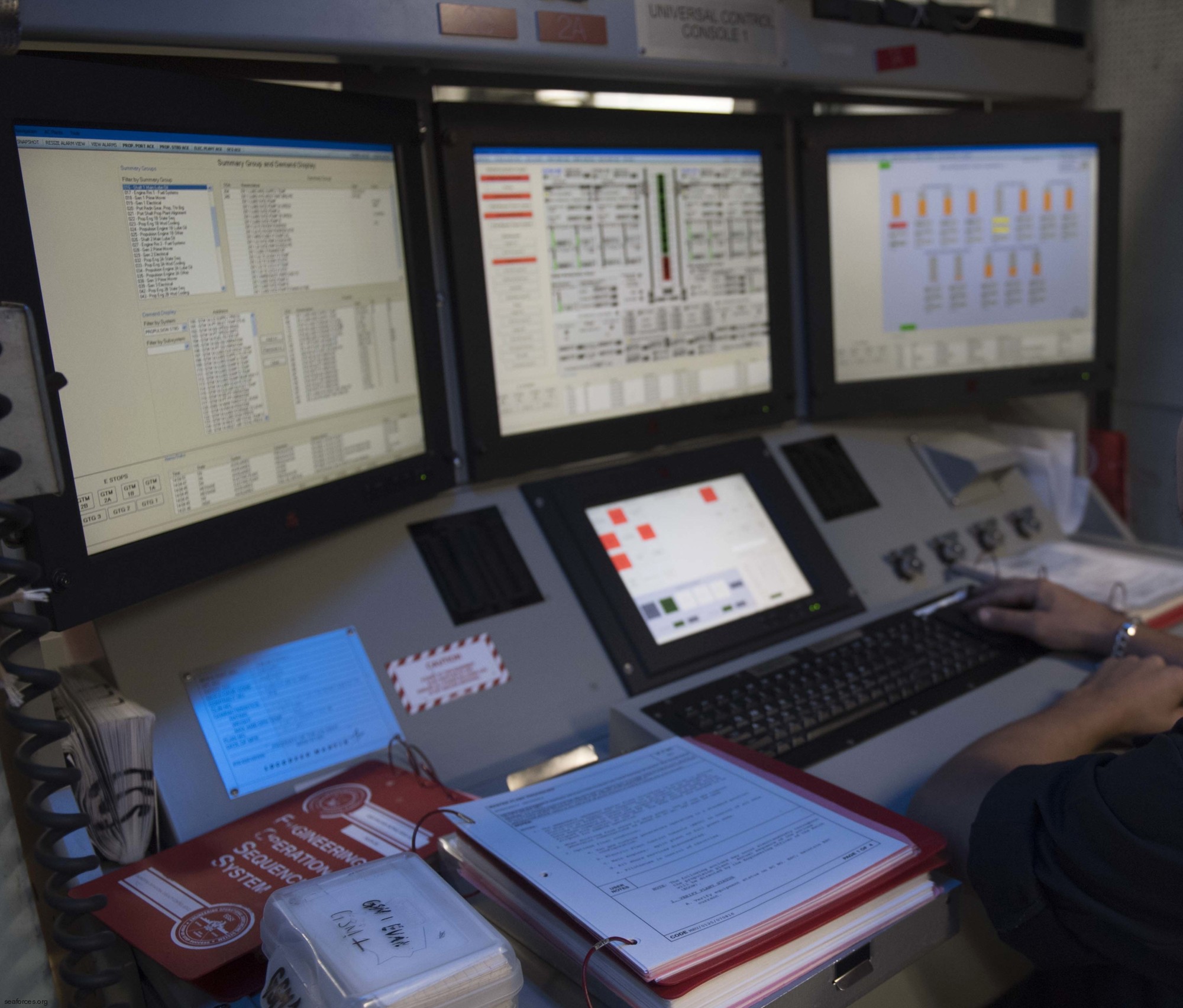 ddg-51 uss arleigh burke guided missile destroyer us navy 97 propulsion auxilary control console