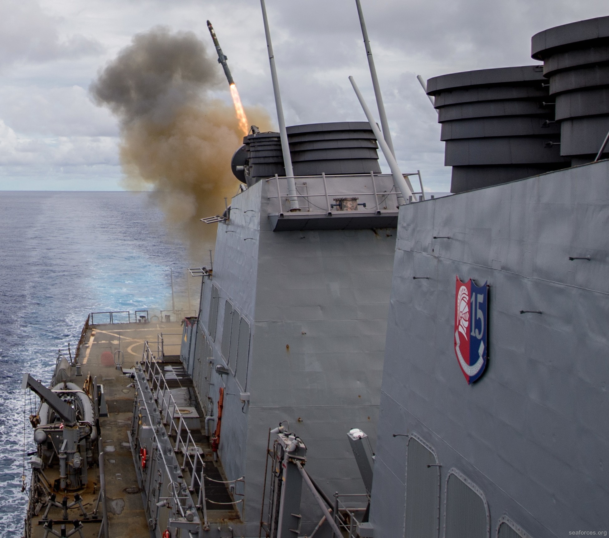ddg-52 uss barry guided missile destroyer us navy 14 rum-139 vl-asroc anti submarine rocket