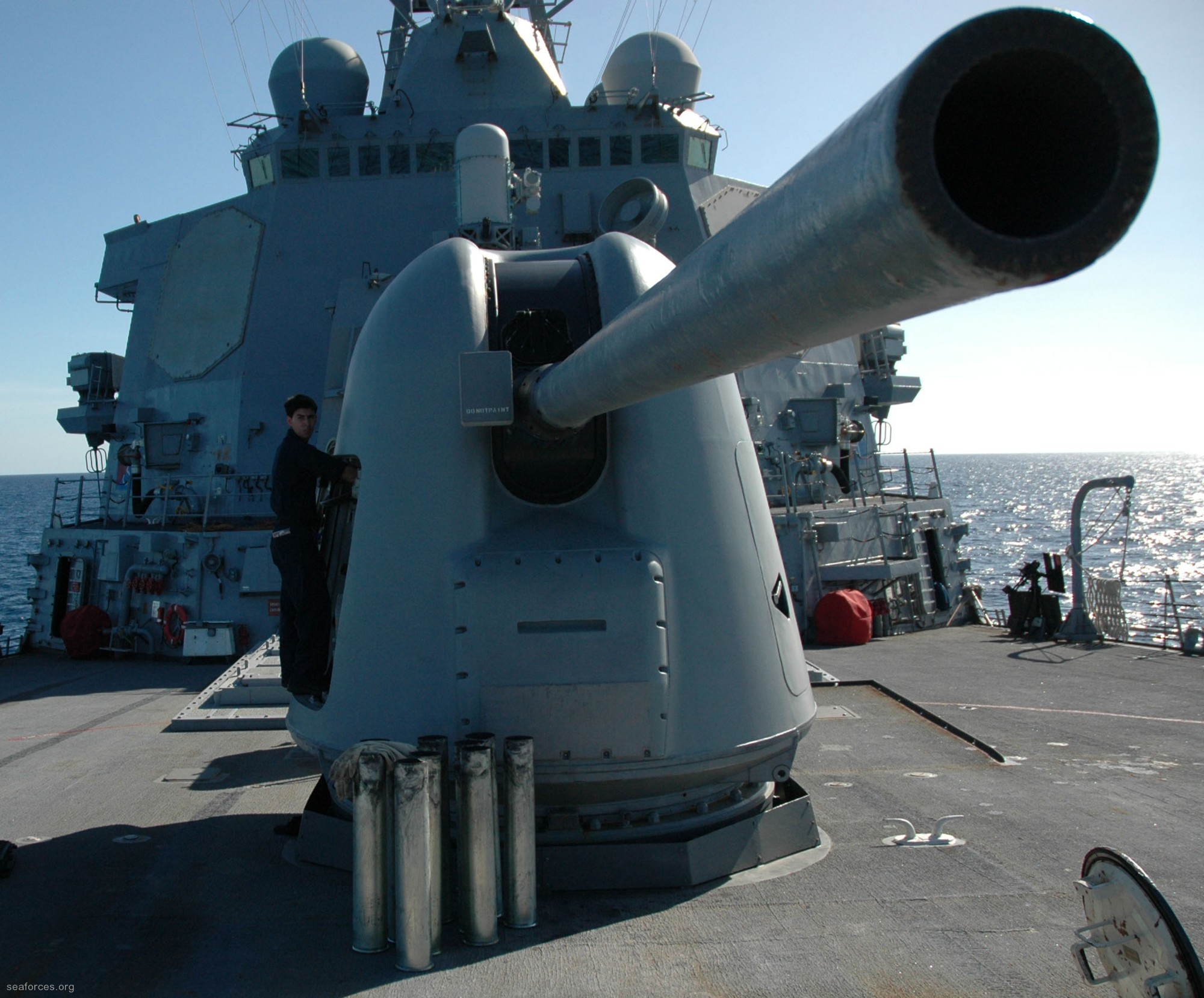 ddg-54 uss curtis wilbur destroyer us navy 35 mk-45 gun