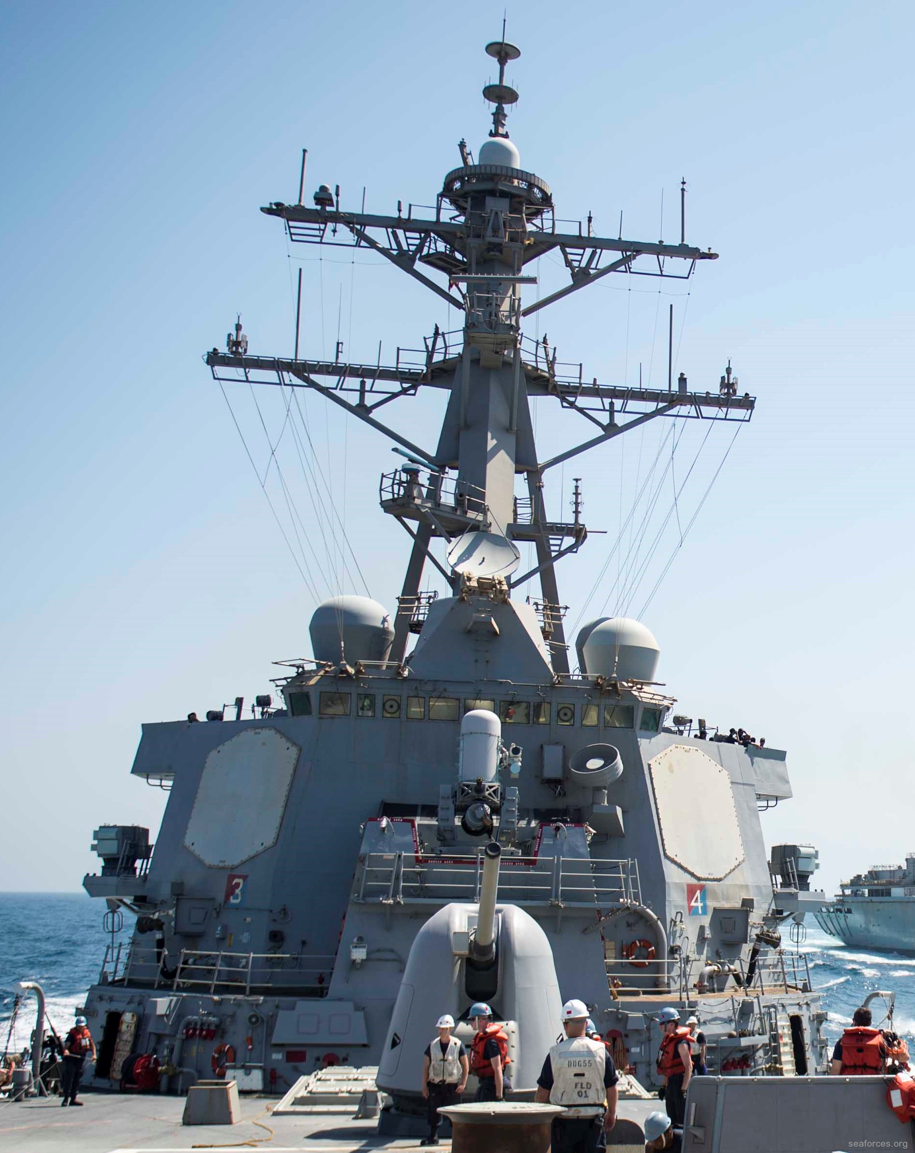 ddg-55 uss stout guided missile destroyer us navy 08 arabian gulf