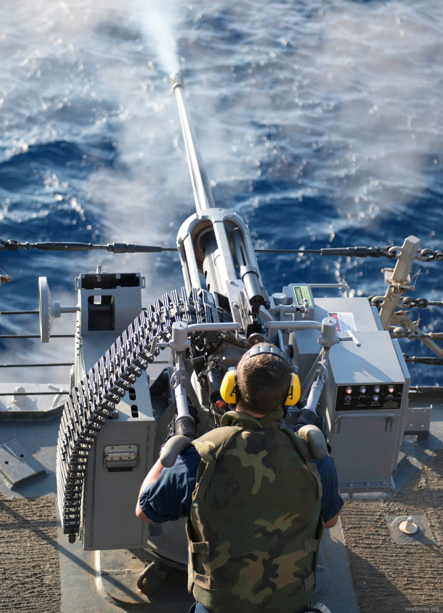 ddg-55 uss stout guided missile destroyer us navy 47 mk-38 mod.1 25mm machine gun