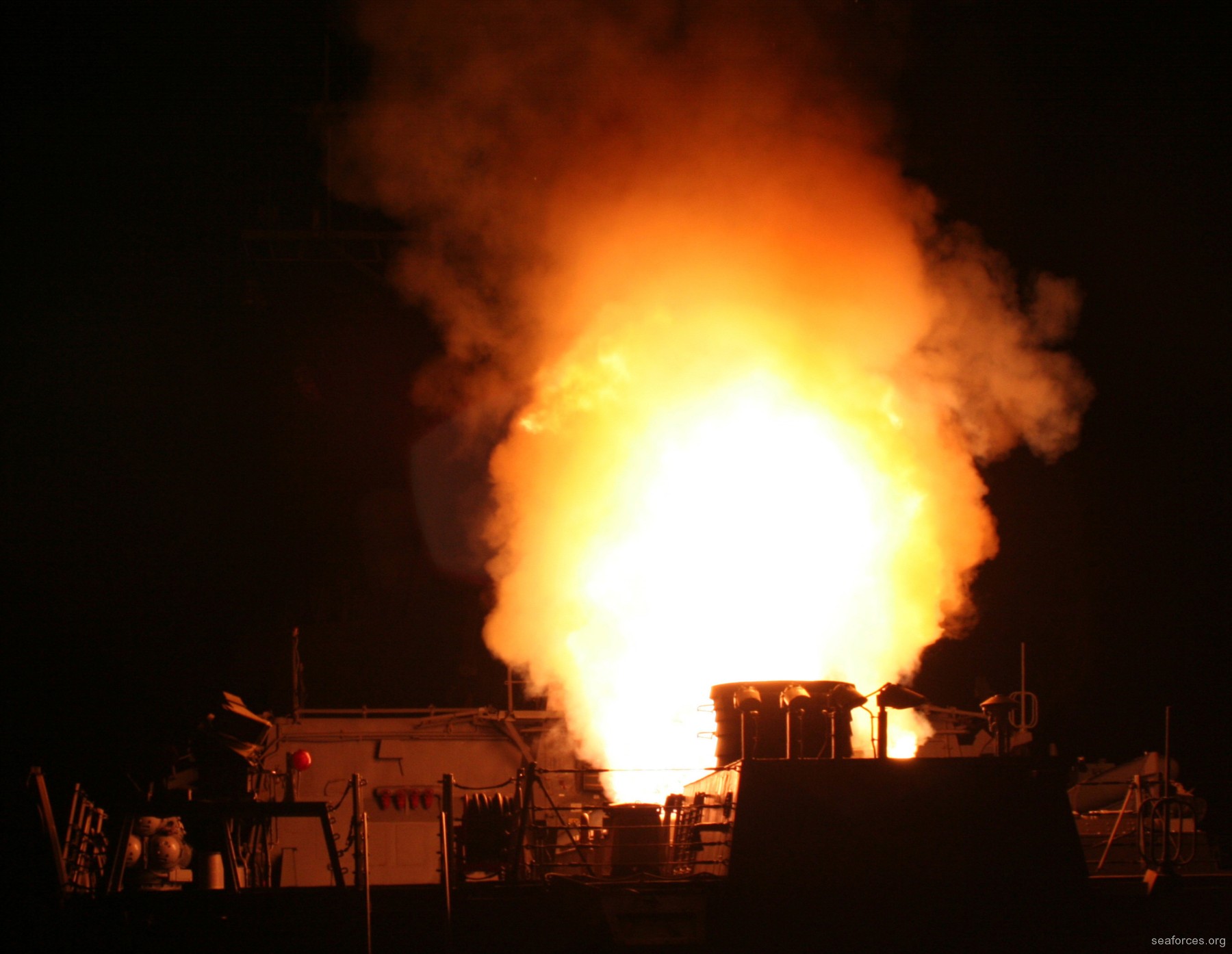 ddg-55 uss stout guided missile destroyer us navy 81 bgm-109 tomahawk missile mk-41 vls lybia