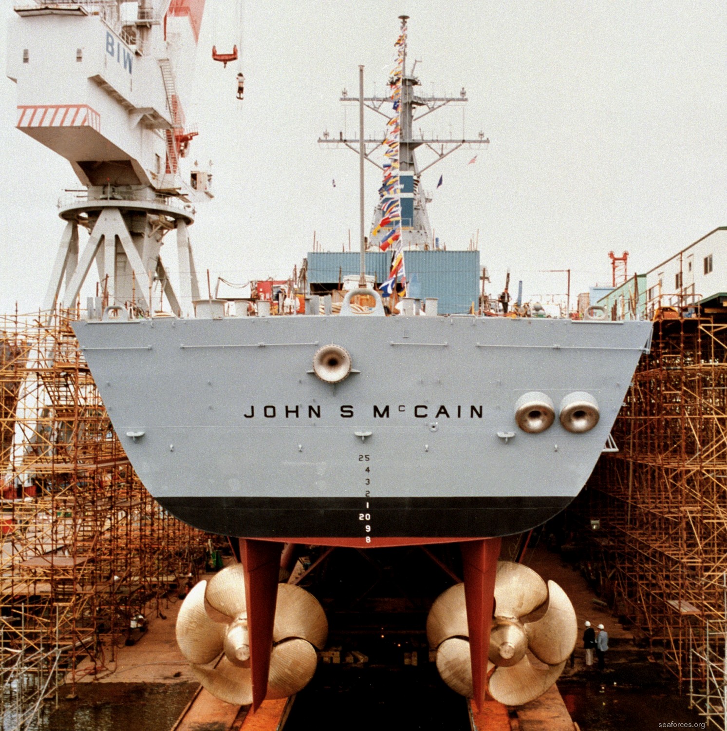 uss john s. mccain ddg-56 arleigh burke class destroyer us navy 85