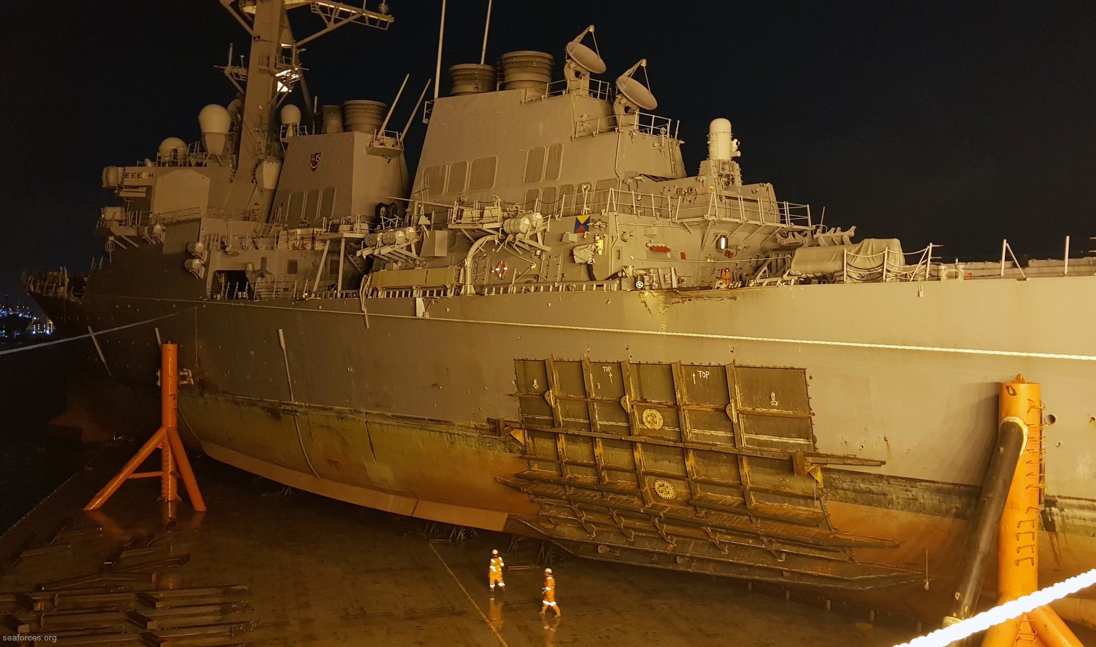 ddg-56 uss john s. mccain destroyer us navy 119 changi naval base singapore collision damage