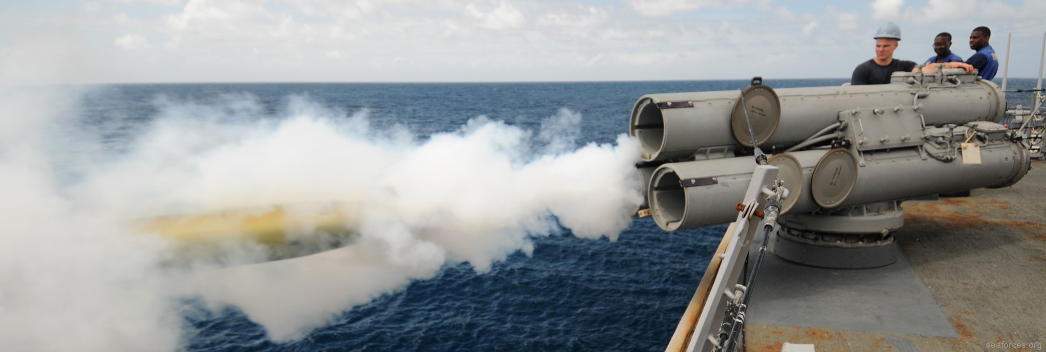 ddg-57 uss mitscher guided missile destroyer us navy 39 torpedo exercise