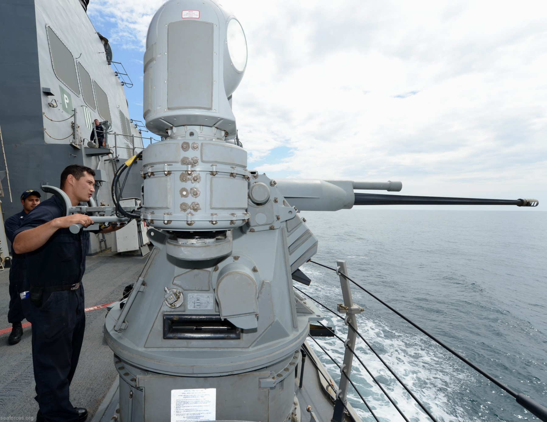 ddg-58 uss laboon guided missile destroyer us navy 12 mk-38 mod.2 machine gun system mgs