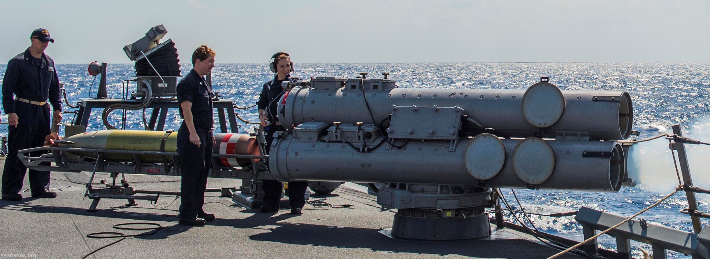 ddg-58 uss laboon guided missile destroyer us navy 25 mk-32 torpedo tubes