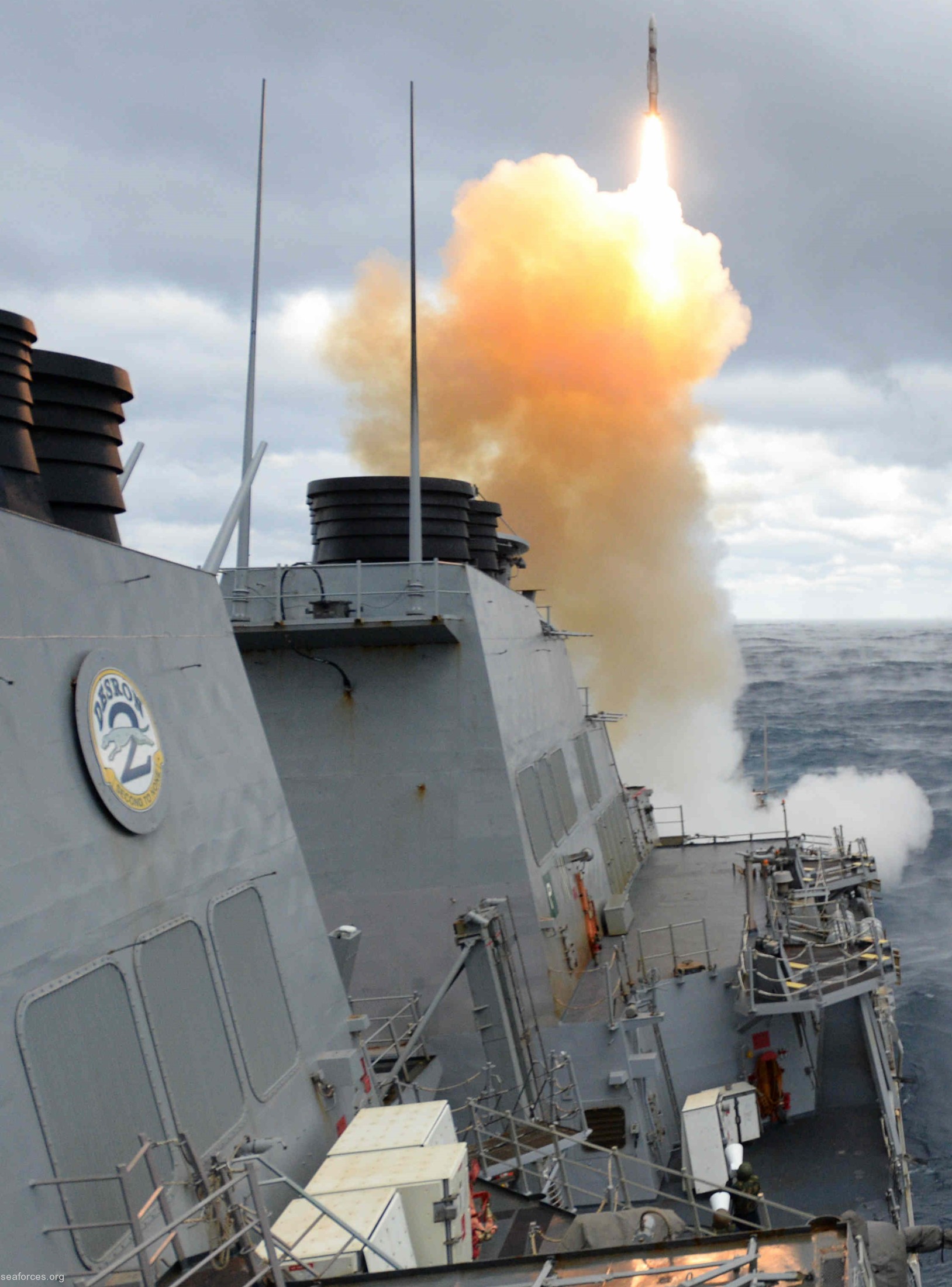 ddg-58 uss laboon guided missile destroyer us navy 40 rim-66 standard missile sm-2mr