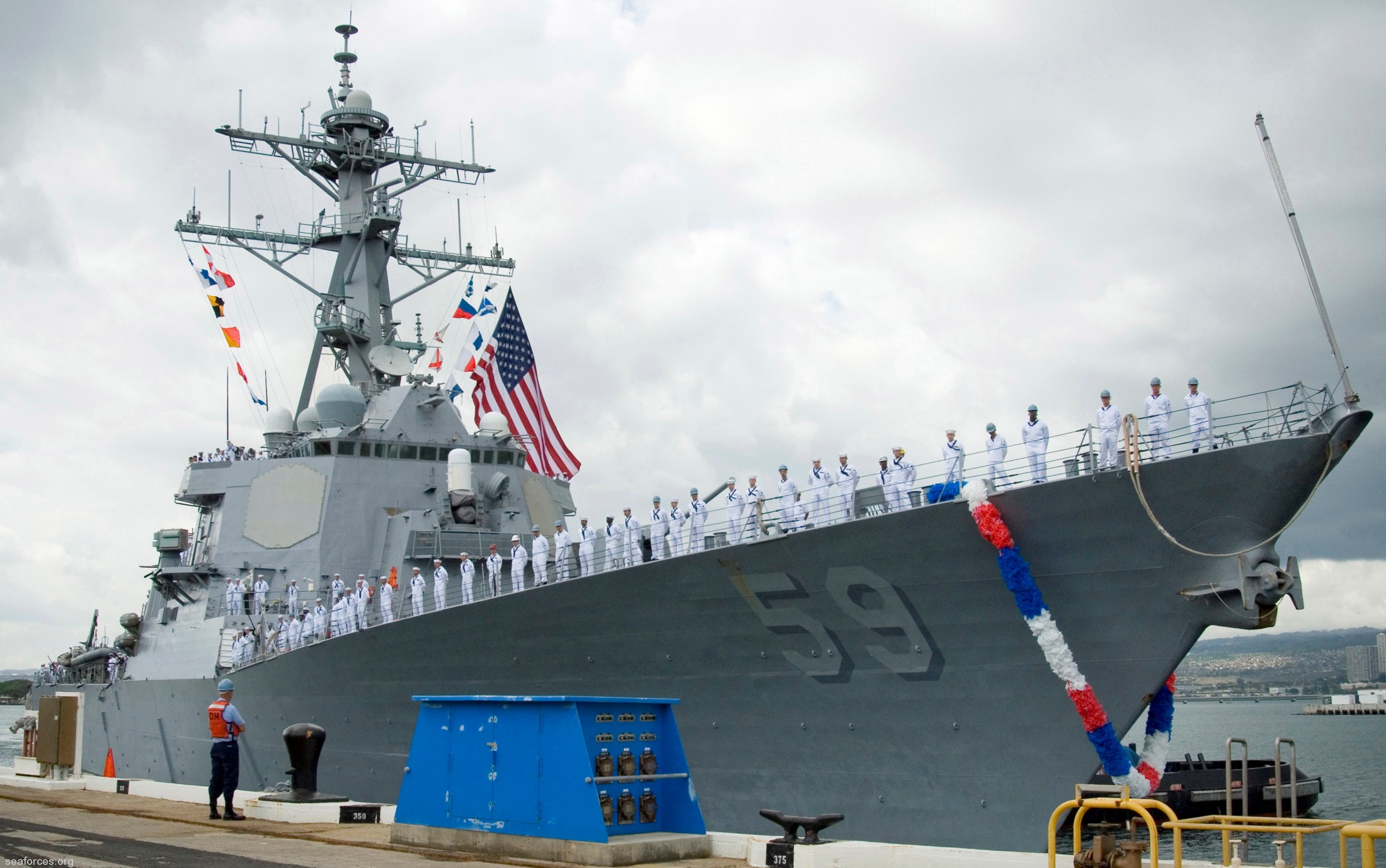 ddg-59 uss russell guided missile destroyer us navy 29 naval station pearl harbor hawaii