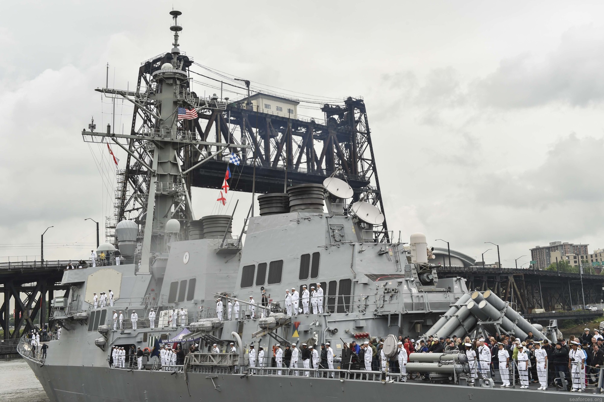 ddg-59 uss russell guided missile destroyer us navy 52