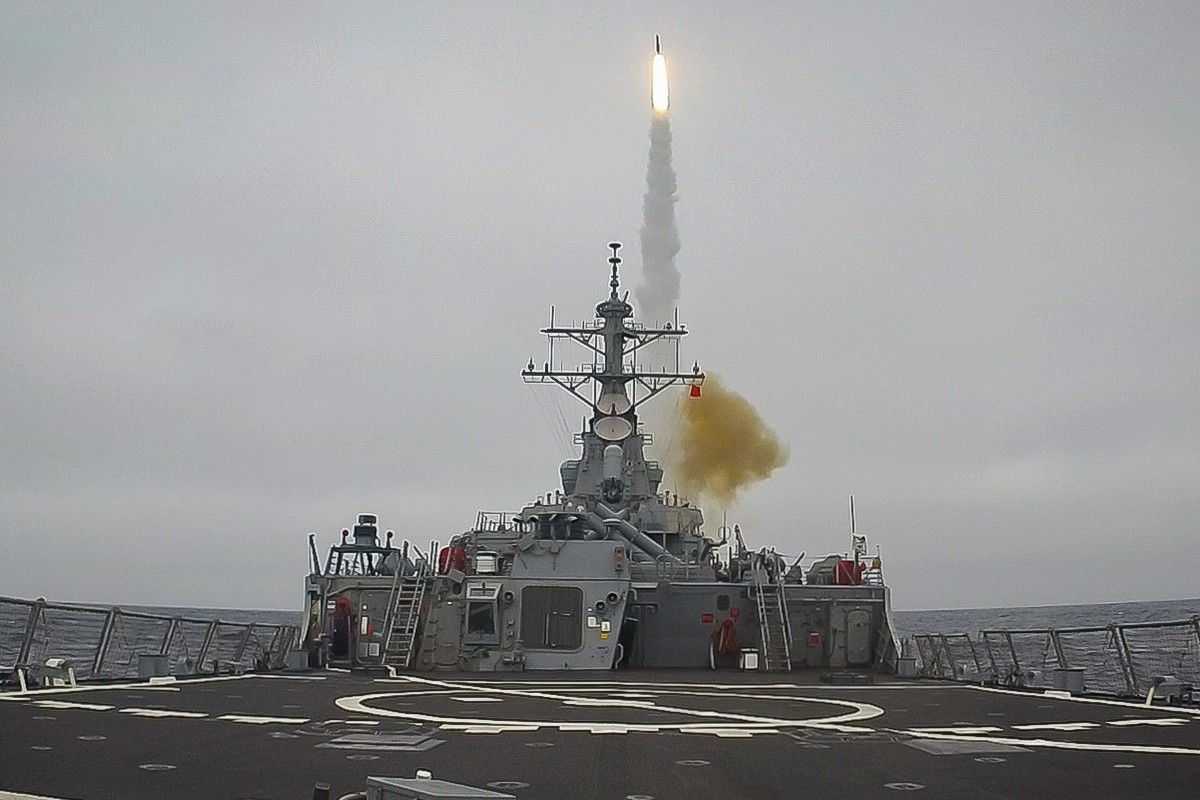 ddg-59 uss russell arleigh burke class guided missile destroyer us navy aegis 61 sm-2 standard rim-66