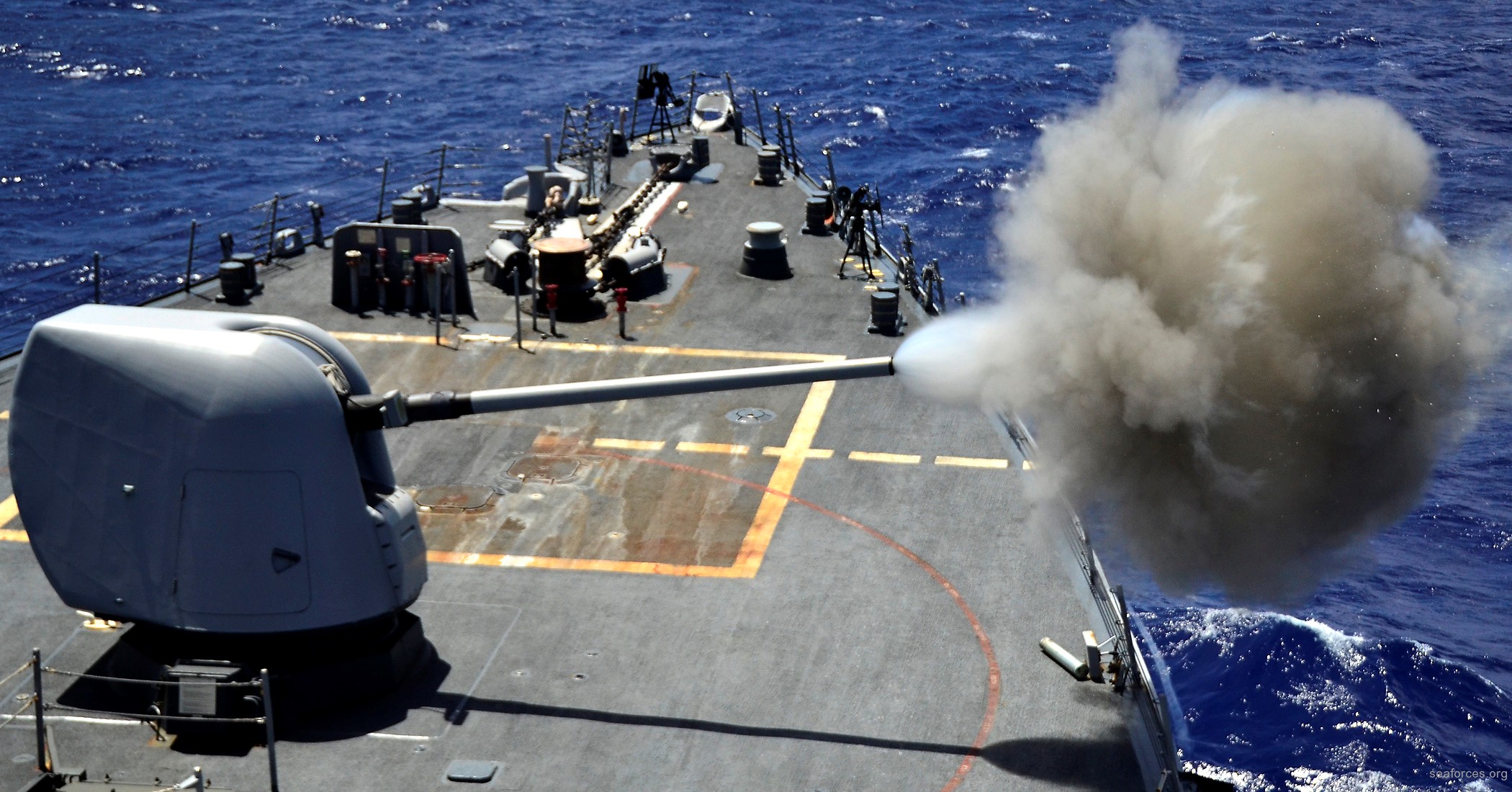 ddg-60 uss paul hamilton guided missile destroyer us navy 16 mk-445 mod.2 gun fire exercise