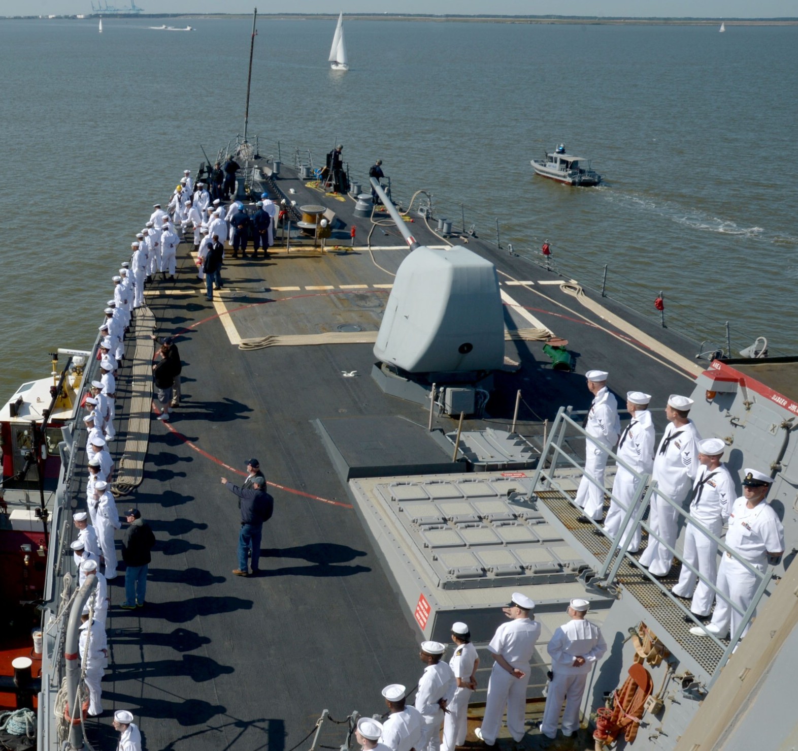 ddg-61 uss ramage guided missile destroyer arleigh burke class aegis us navy returning norfolk 13