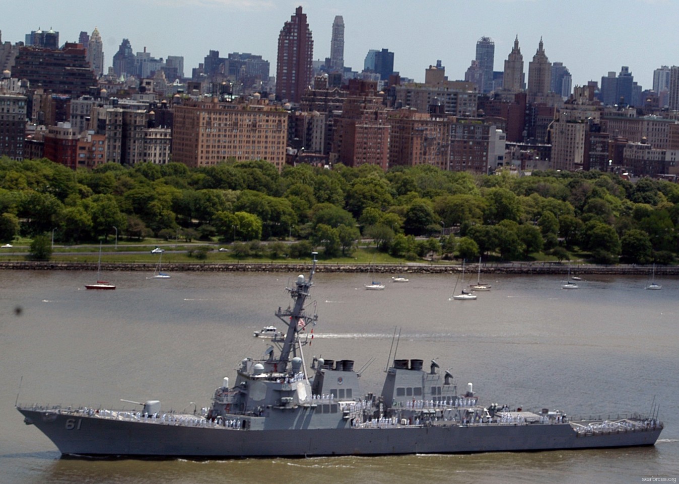 ddg-61 uss ramage guided missile destroyer us navy 60 new york fleet week