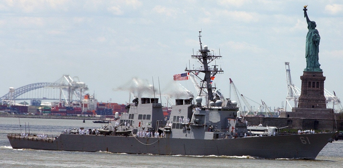 ddg-61 uss ramage guided missile destroyer arleigh burke class aegis us navy fleet week new york 61