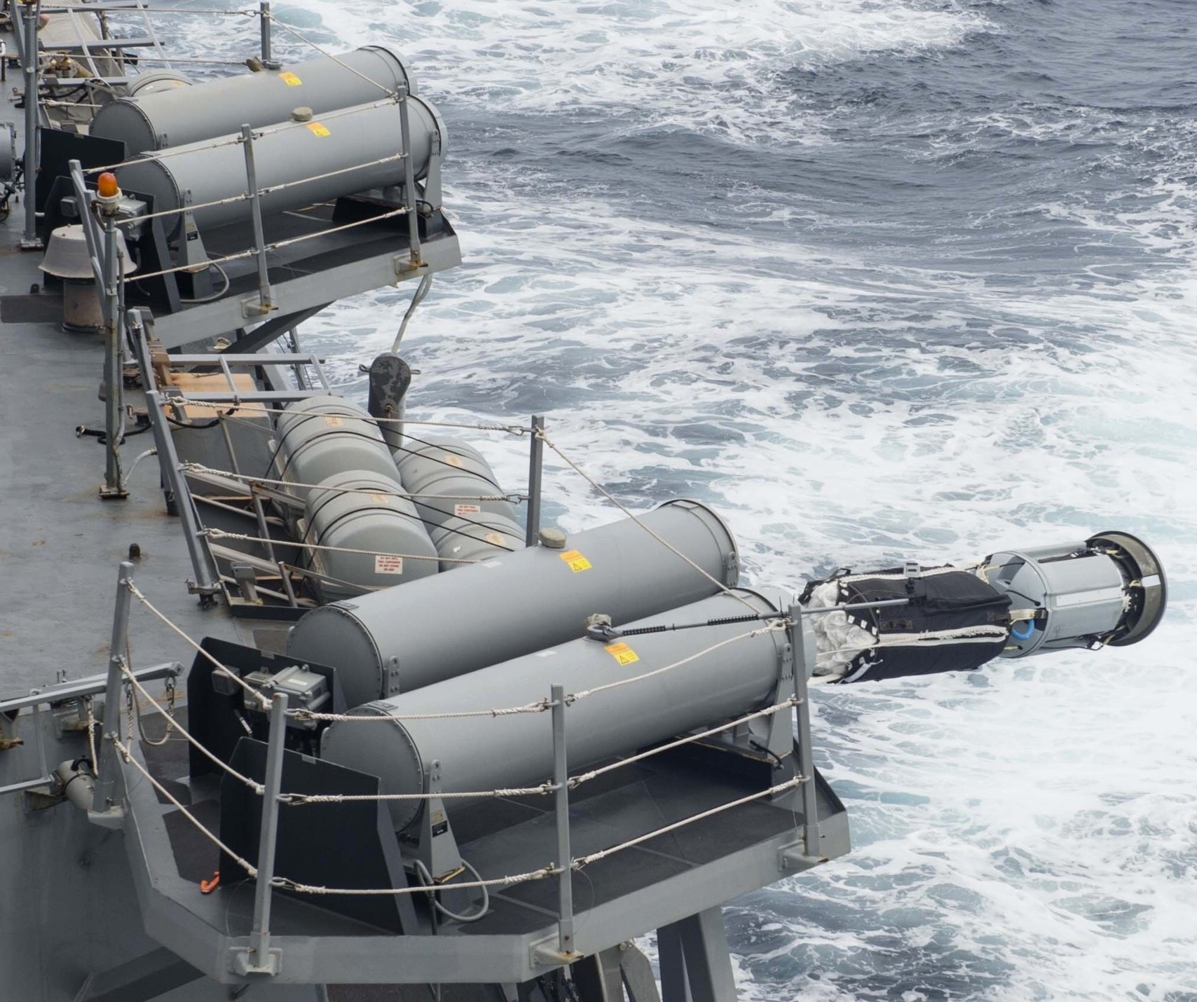 ddg-61 uss ramage guided missile destroyer arleigh burke class aegis us navy mk.59 decoy system 80