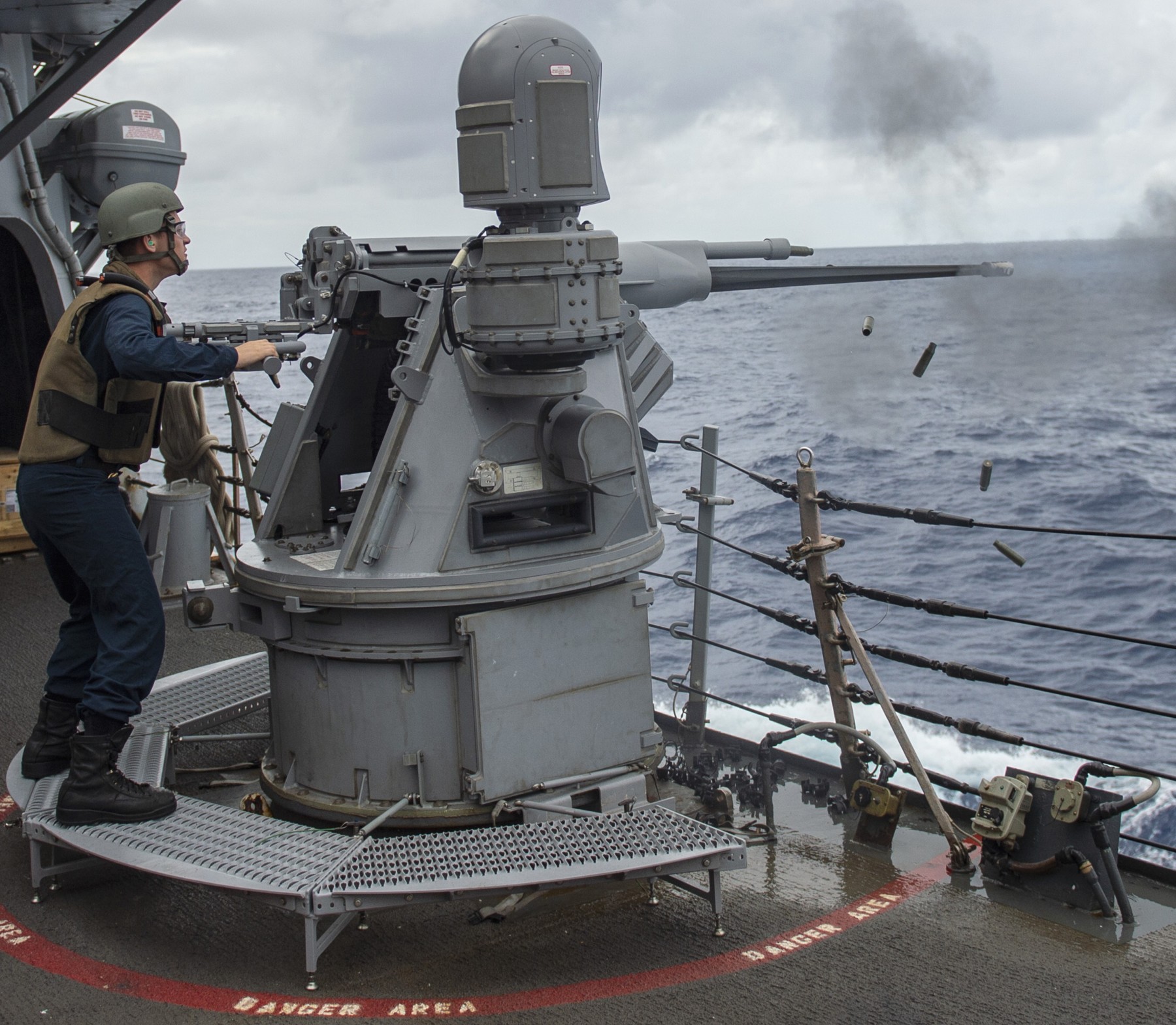 ddg-61 uss ramage guided missile destroyer arleigh burke class mk.38 mod.2 machine gun manual 98