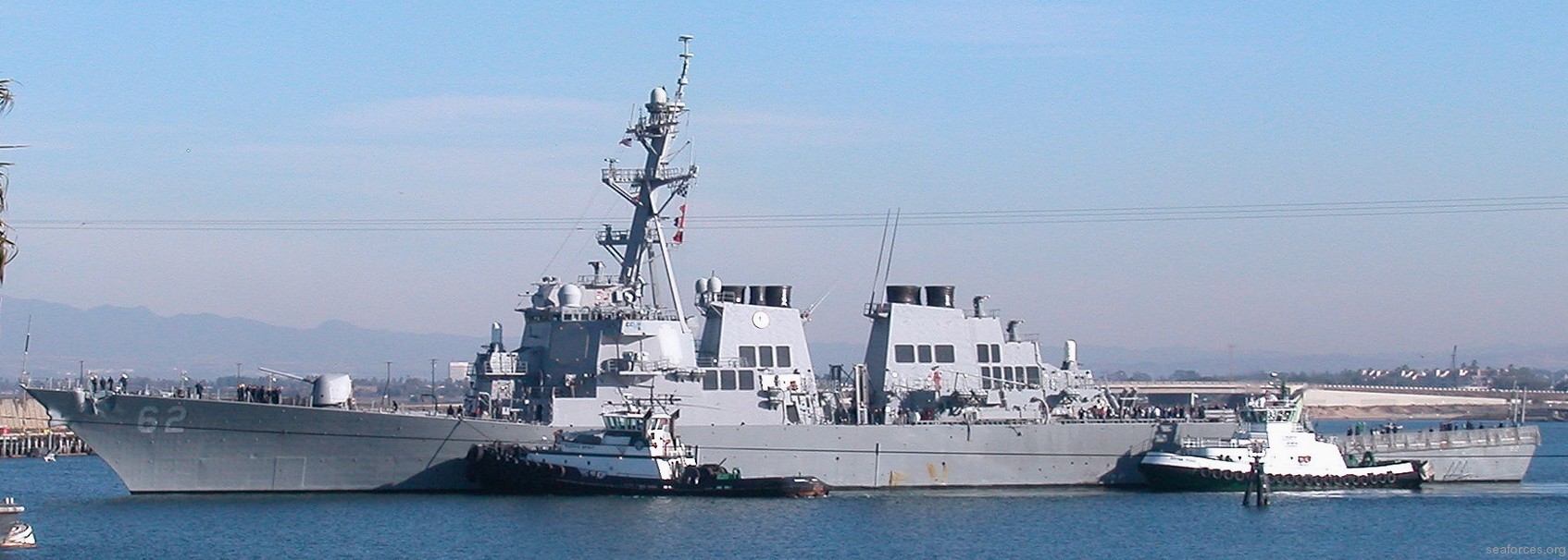 ddg-62 uss fitzgerald guided missile destroyer 2003 95 naval weapon station seal beach california