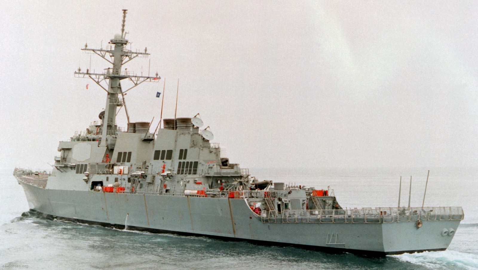 ddg-62 uss fitzgerald guided missile destroyer 1995 114 sea trials bath iron works maine