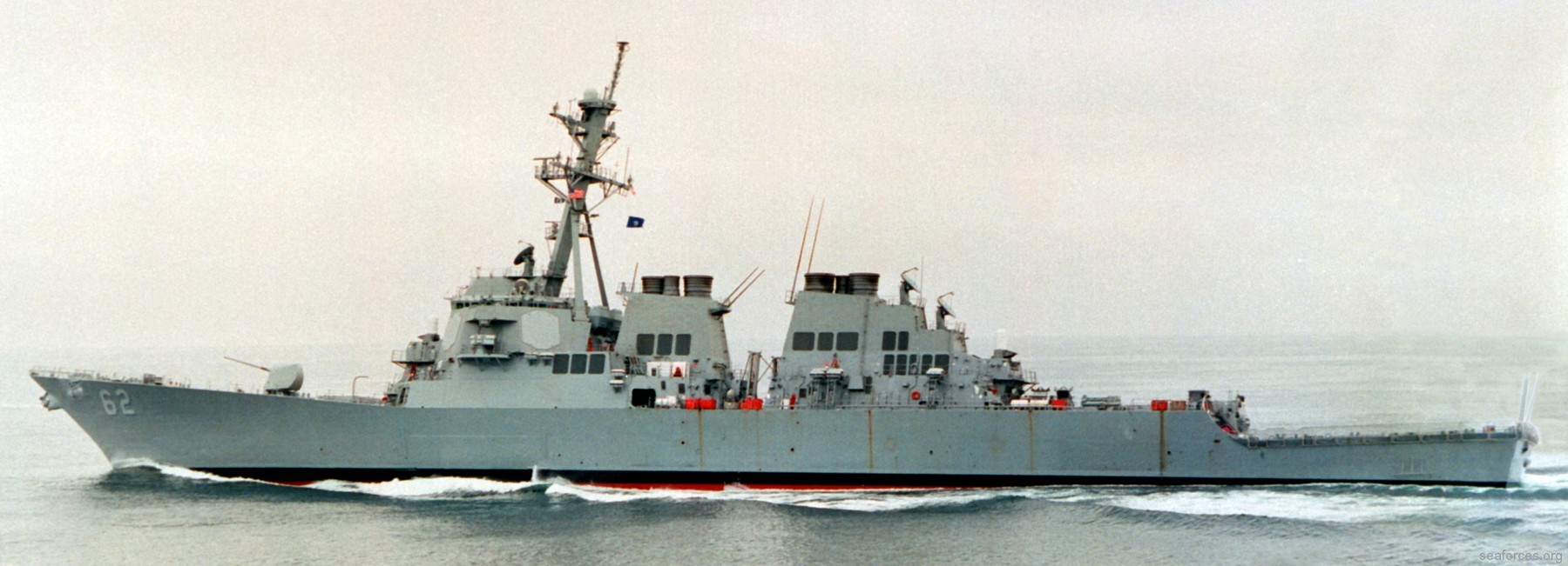 ddg-62 uss fitzgerald guided missile destroyer 1995 119 sea trials bath iron works maine