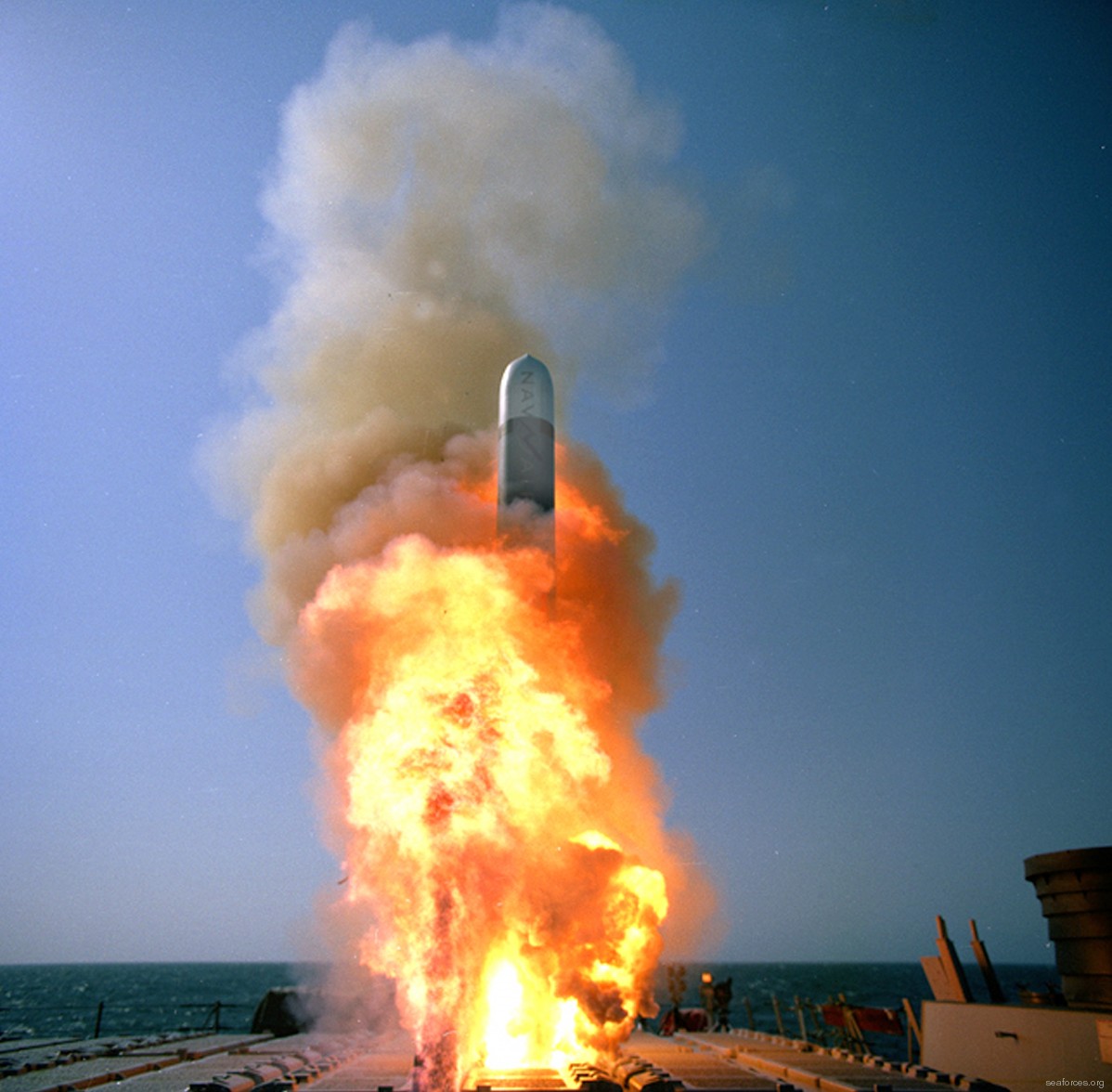 ddg-63 uss stethem guided missile destroyer 52 bgm-109 tomahawk tlam missile mk-41 vls