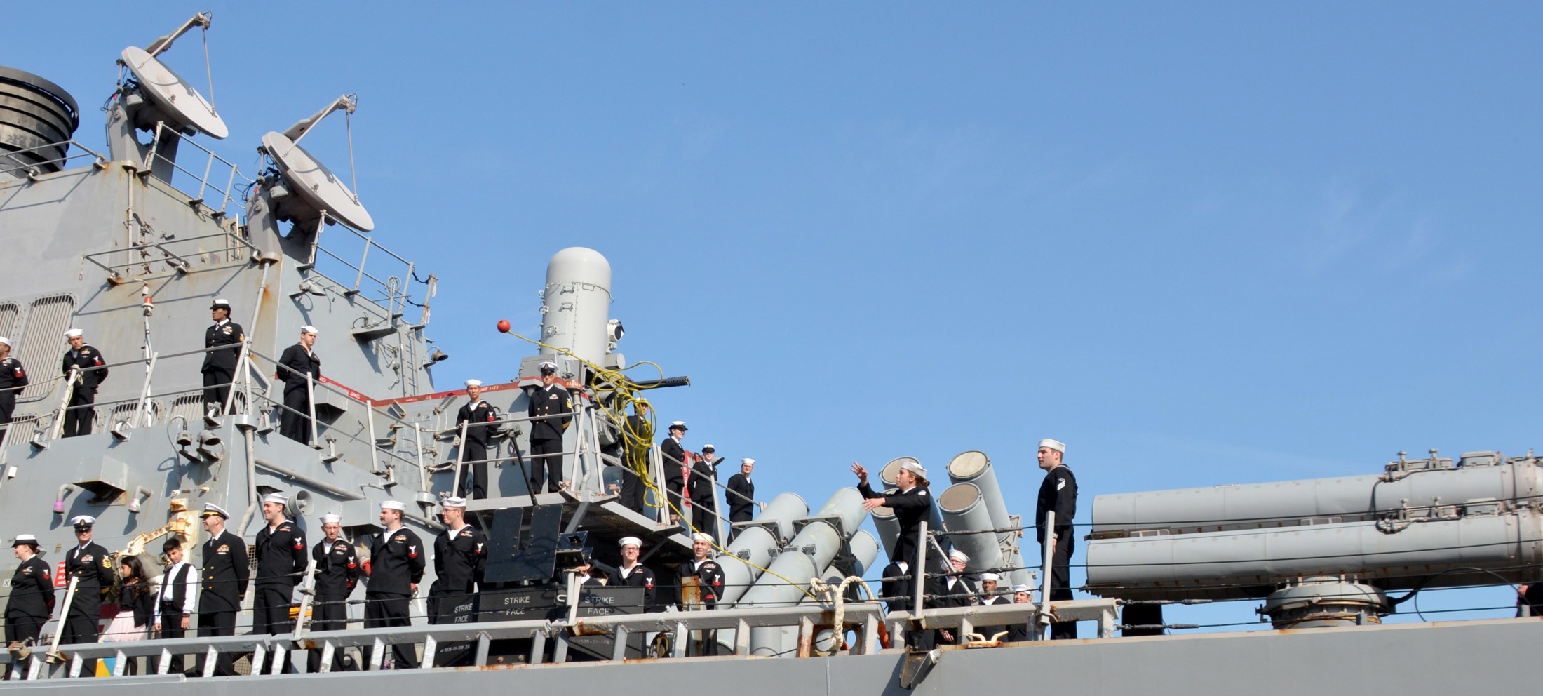 ddg-63 uss stethem guided missile destroyer returning yokosuka japan november 2016 78