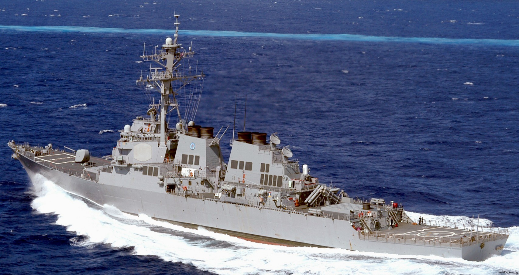 ddg-67 uss cole guided missile destroyer arleigh burke class navy aegis 44x ingalls shipbuilding