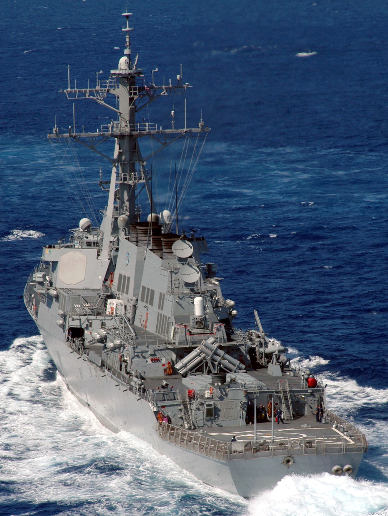 ddg-67 uss cole guided missile destroyer arleigh burke class navy aegis 45