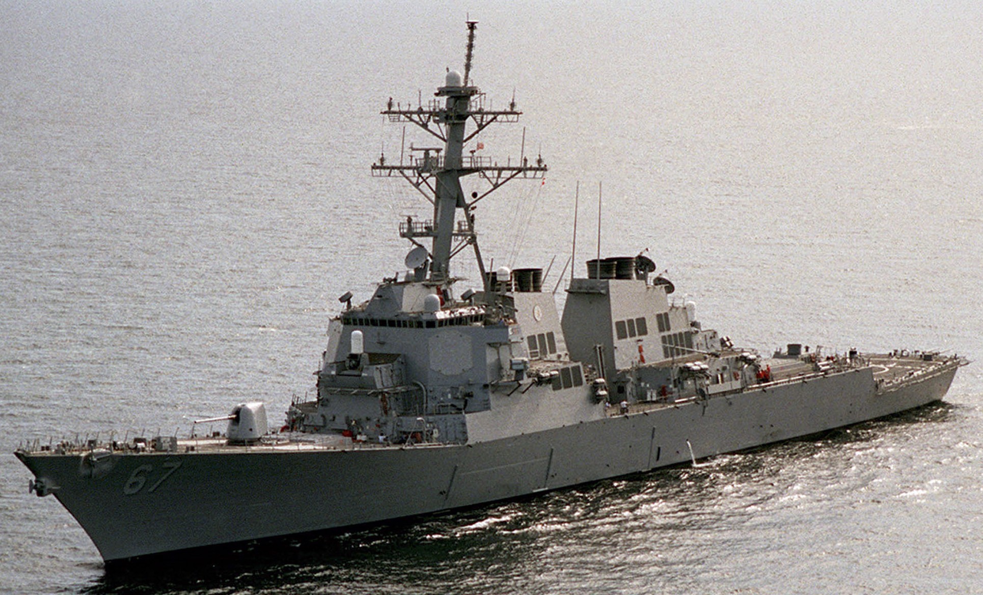 ddg-67 uss cole guided missile destroyer arleigh burke class navy aegis 52 persian gulf