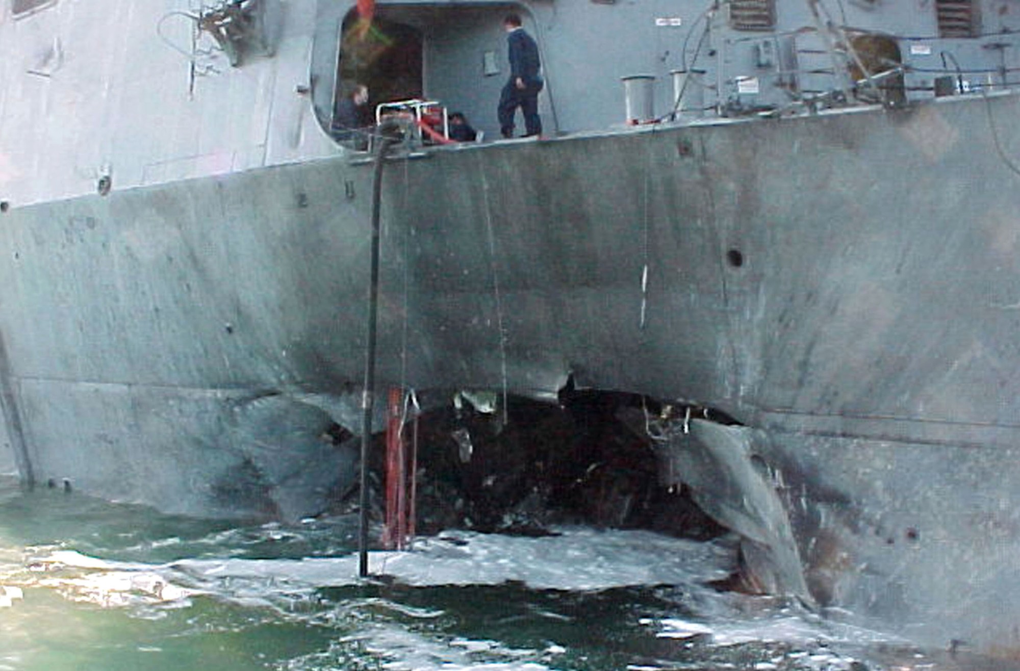 ddg-67 uss cole guided missile destroyer arleigh burke class navy aegis 55 terrorist attack aden yemen bombing damage