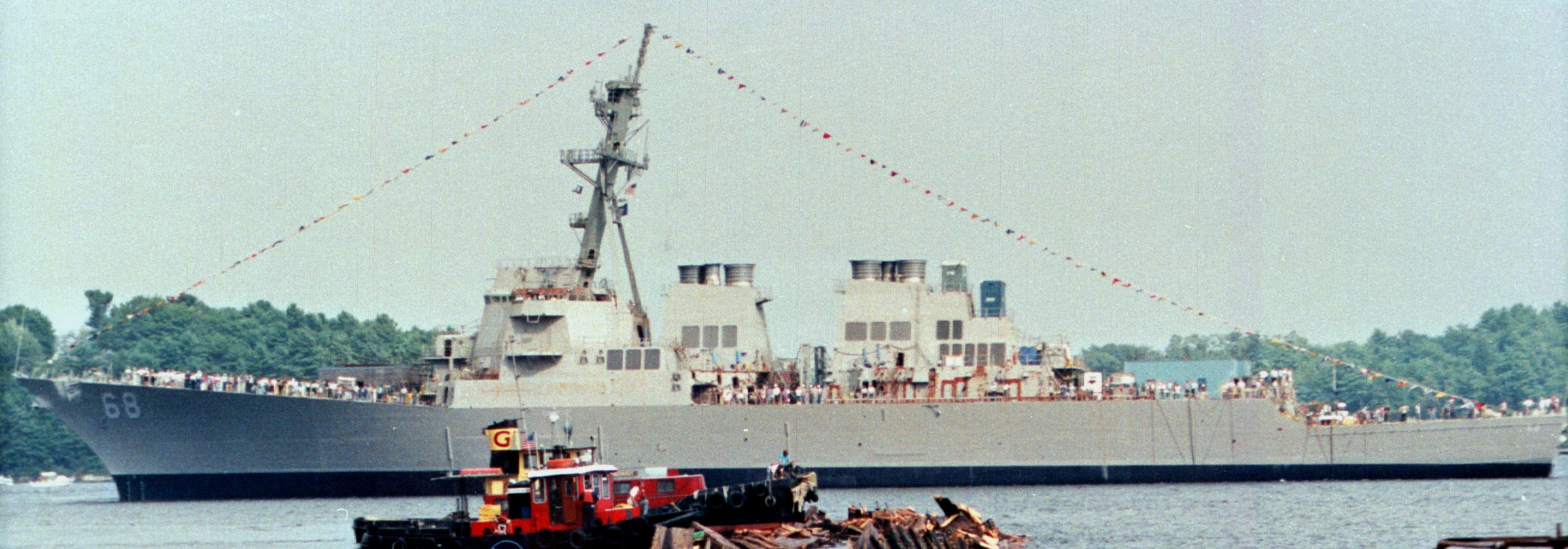 ddg-68 uss the sullivans guided missile destroyer arleigh burke class aegis 10 launching kennebec river