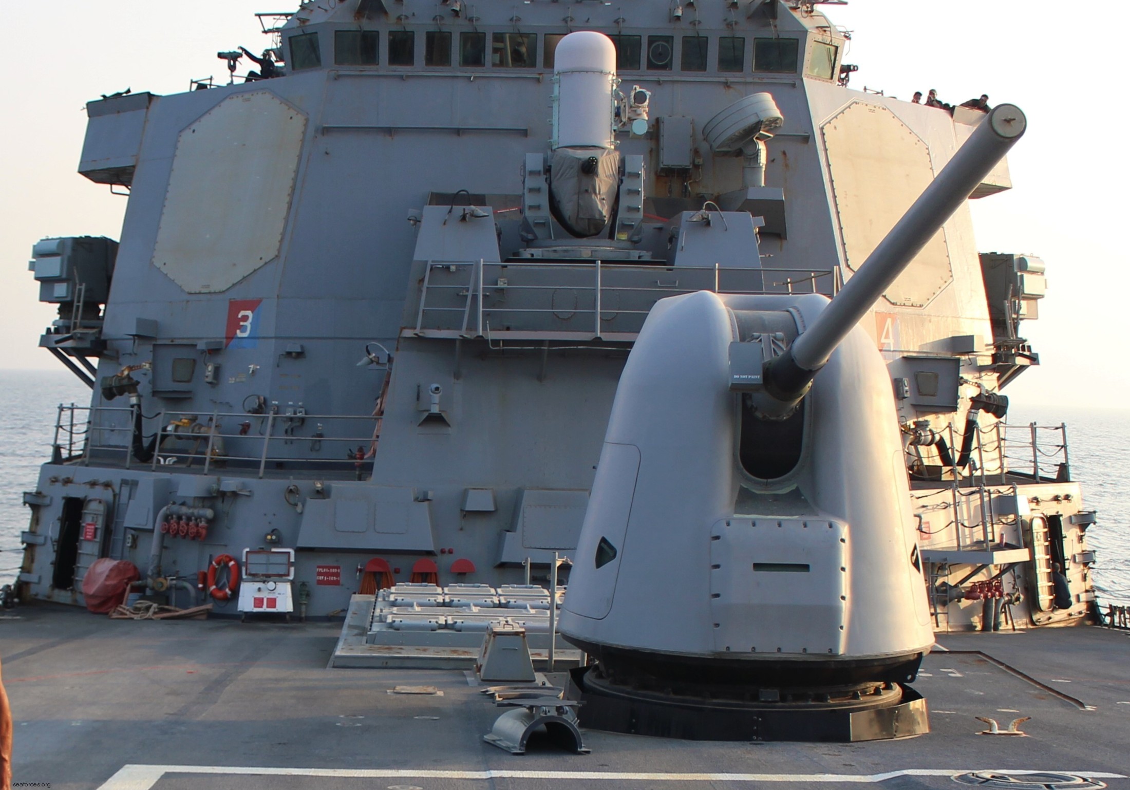 ddg-68 uss the sullivans guided missile destroyer arleigh burke class aegis 17 spy-1d radar