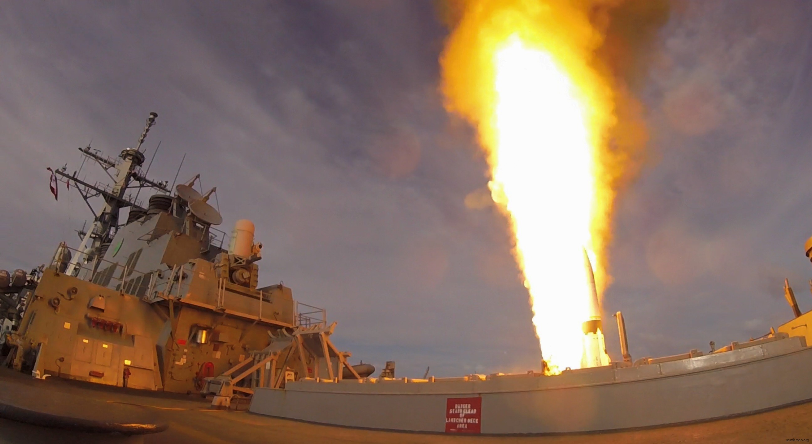 ddg-68 uss the sullivans guided missile destroyer arleigh burke class aegis 22 rim-66 standard sm-2